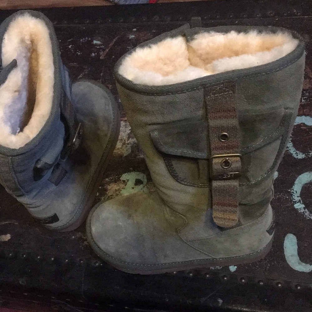 New! Green UGG boots with pocket on side